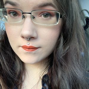 Meet your Posher, Lydia